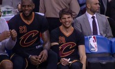 九游APP-凯尔特人翻盘山东队，麦科勒姆扛起全队的简单介绍