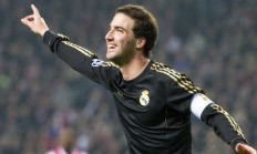 九游娱乐网页-森林狼连续得分压制公牛，东契奇成为关键先生