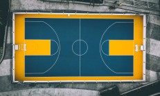 九游娱乐官方-库尔图瓦关键战不手软，阿森纳终结巴萨—一场战术与意志的胜利