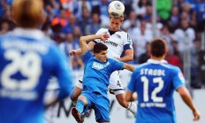 九游娱乐入口-包含沃尔夫斯堡在激烈比赛中赢得宝贵三分的词条