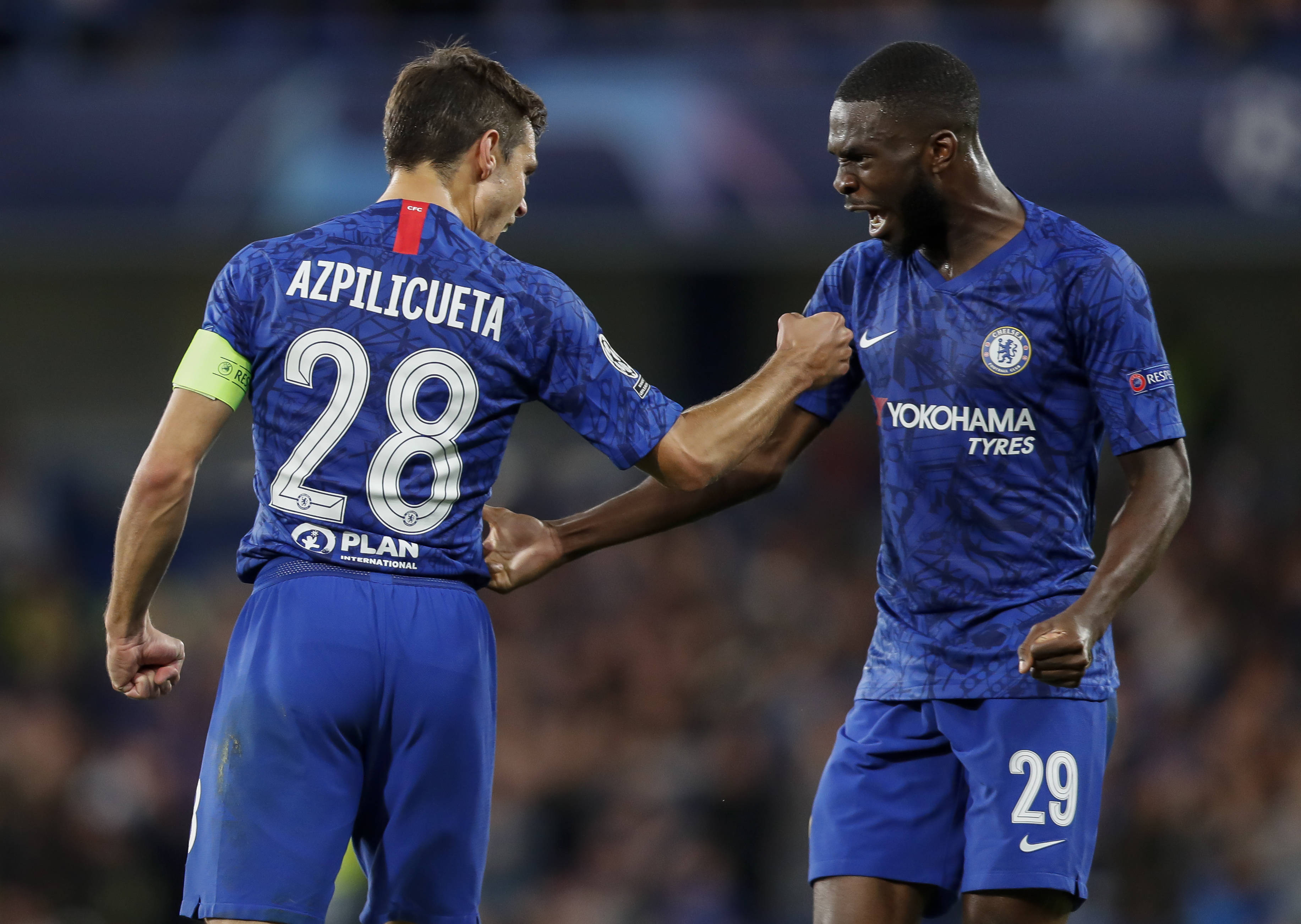 切尔西强硬防线全力防守,顽强斩获胜利 切尔西强硬防线全力防守,顽强斩获胜利