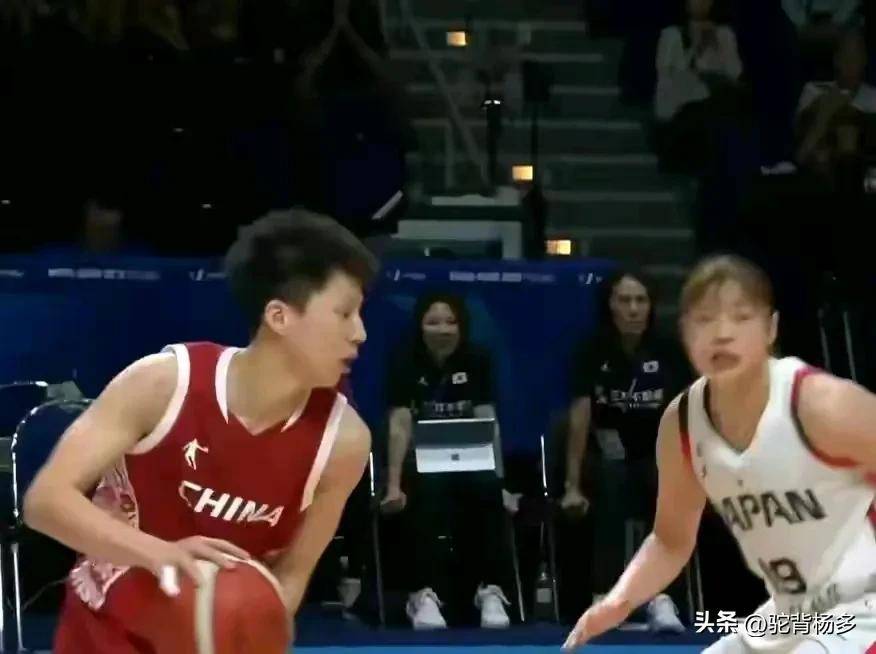 篮球明星成功帮助球队获胜,晋级决赛 篮球明星成功帮助球队获胜,晋级决赛