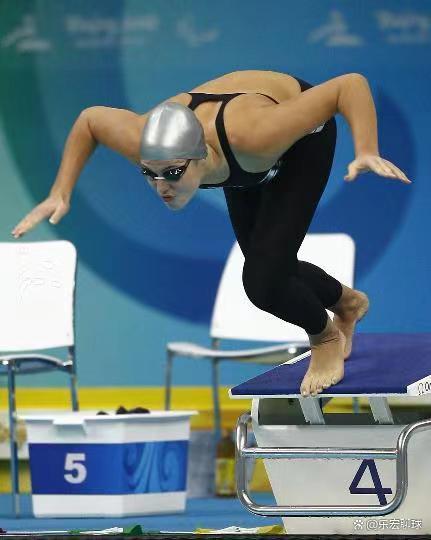 俄罗斯选手再夺游泳金牌,实力备受瞩目 俄罗斯选手再夺游泳金牌,实力备受瞩目