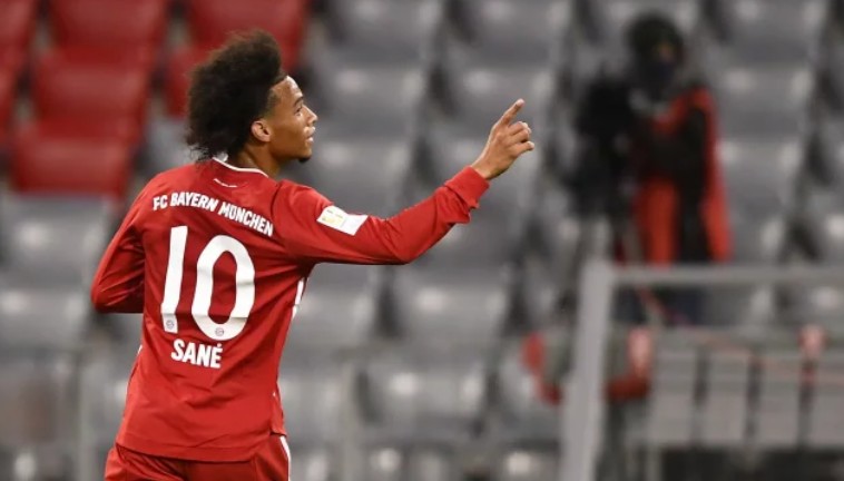 包含丹麦横扫曼联，萨内高光表现的词条