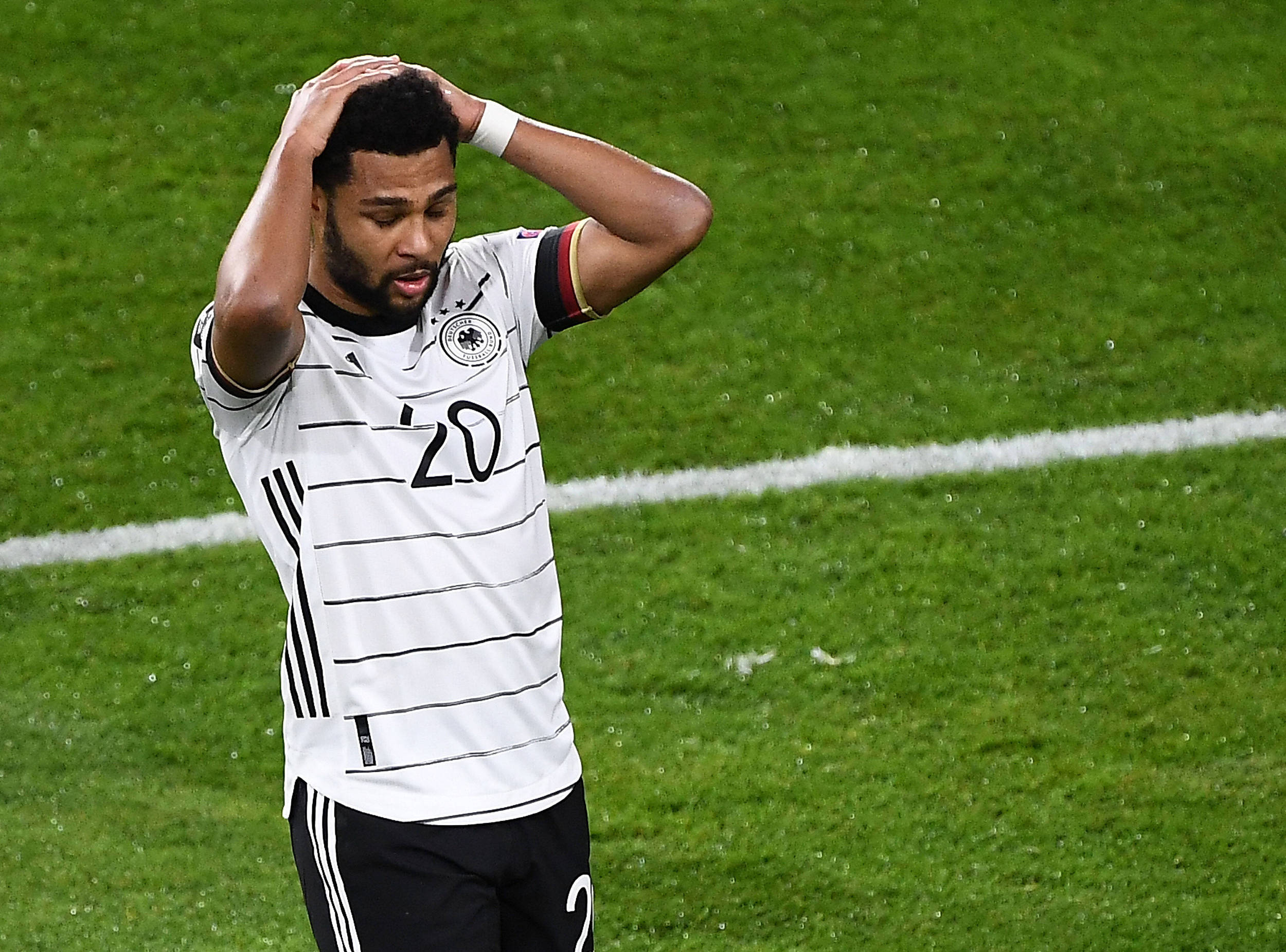 匈牙利国家队连胜欧洲预赛，赢得掌声