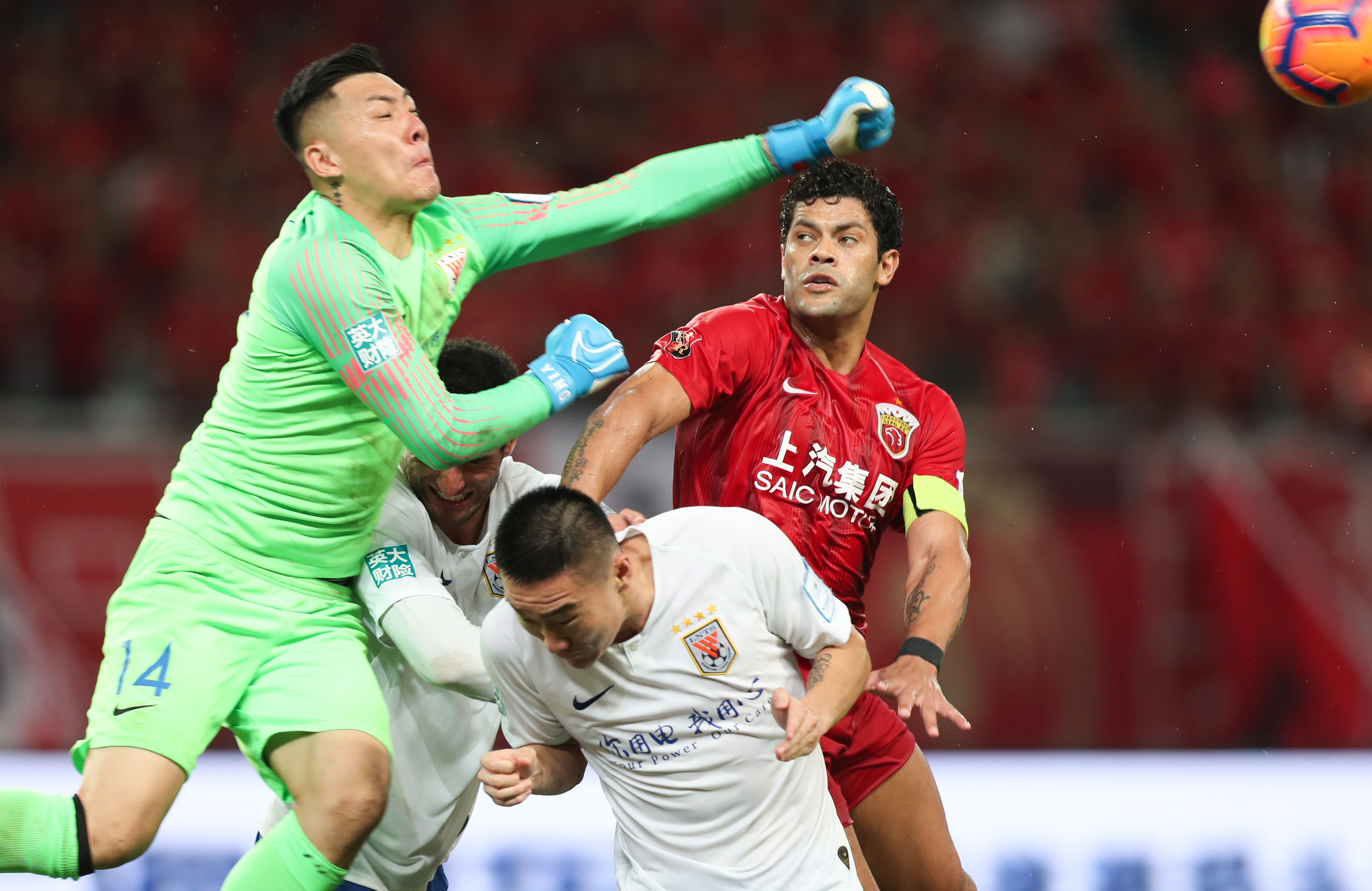 CBA总决赛山东英特力克上海，取得领先的简单介绍