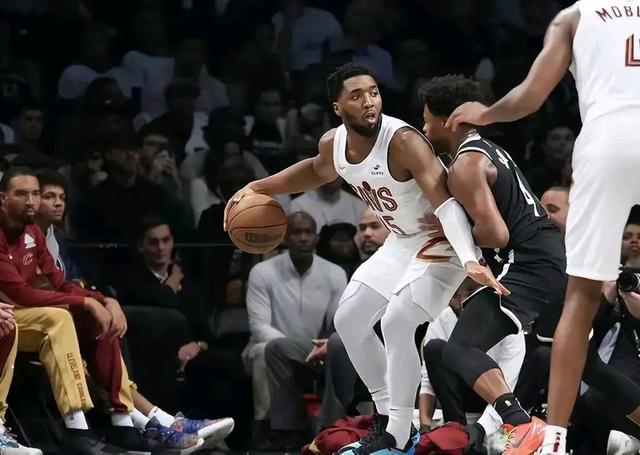 凯尔特人翻盘山东队，麦科勒姆扛起全队的简单介绍