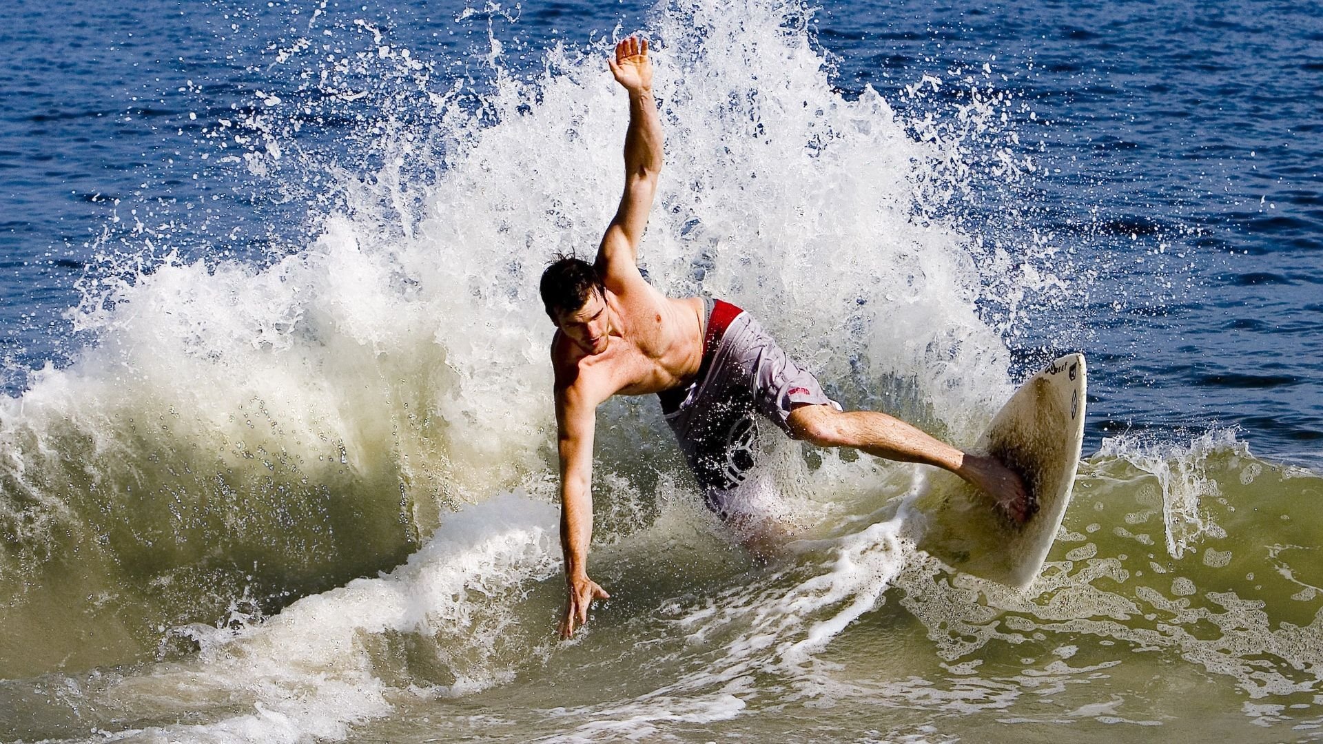 魔术碾压马刺,利拉德点燃赛场,一场定义赛季的表演